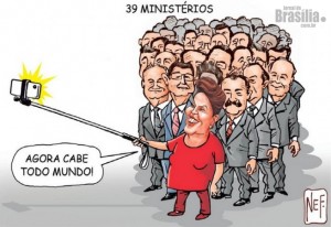 Charge do pau de selfie da Dilma