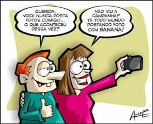 Charge de selfie com banana