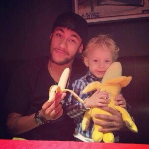 Neymar selfie banana!