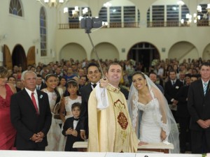 Pau de selfie no casamento