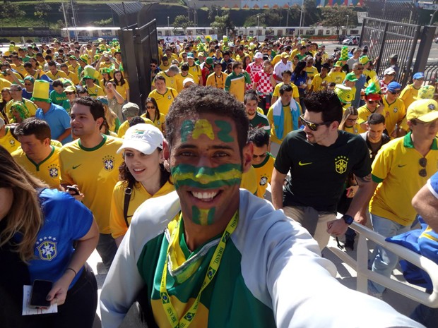 90% da população brasileira tira selfies